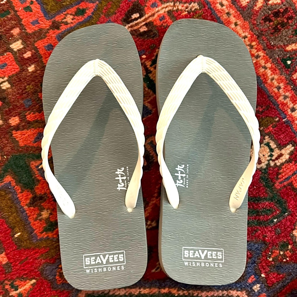 SeaVees size 9.5 Women’s flip flops 🩴
